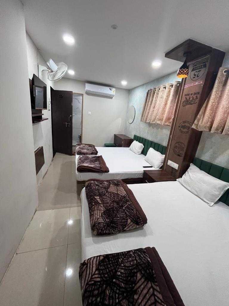 Green Leaf Hotel Ujjain Exterior photo