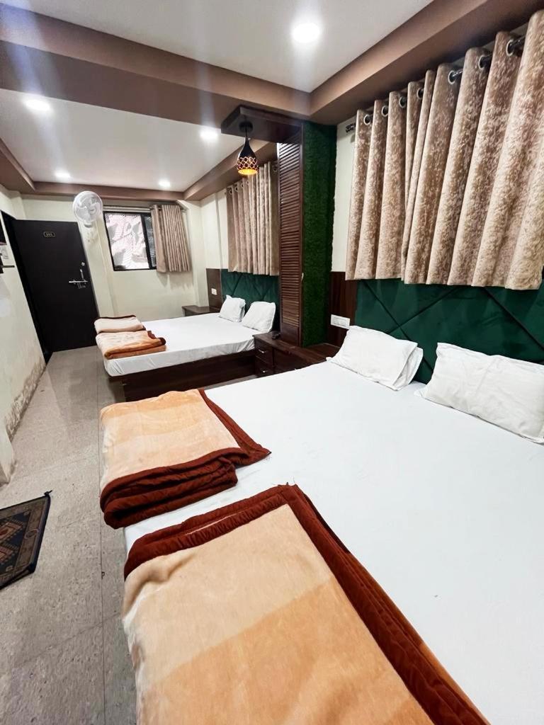 Green Leaf Hotel Ujjain Exterior photo